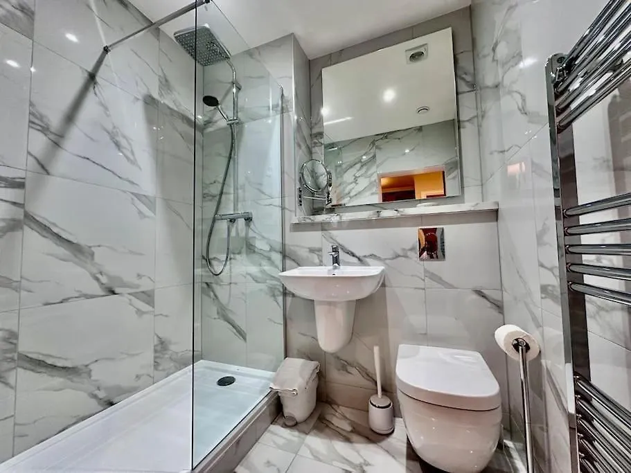 Spectacular 2 Bed, 2 Bath In Edinburgh City Centre 0*,  Ηνωμένο Βασίλειο